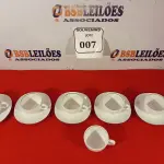 LOTE 007 - 01 CONJUNTO DE 06 XÍCARAS ALEMÃ FALTANDO 01 PIRES. (NO ESTADO EM QUE SE ENCONTRA) ATENÇÃO! FAZER A VISITAÇÃO ANTES DE ARREMATAR, NÃO SABEMOS SE FUNCIONA. LEILÃO NÃO TEM GARANTIA E NEM DEVOLUÇÃO, SUJEITO A POSSÍVEIS AVARIAS VISÍVEIS/OCULTAS E/OU AUSÊNCIA DE COMPONENTES.  