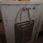 LOTE 455 - 01 MÁQUINA LAVA E SECA ELETROLUX. (NO ESTADO) ATENÇÃO! FAZER A VISITAÇÃO ANTES DE ARREMATAR, NÃO SABEMOS SE FUNCIONA. LEILÃO NÃO TEM GARANTIA E NEM DEVOLUÇÃO, SUJEITO A POSSÍVEIS AVARIAS VISÍVEIS/OCULTAS E/OU AUSÊNCIA DE COMPONENTES.