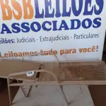 LOTE 264 - 01 ESPREGUIÇADEIRA PARA PISCINA (LOUNGE CHAIR). (NO ESTADO EM QUE SE ENCONTRA. SUJEITO A AVARIAS OCULTAS/VISÍVEIS.) AV9954B