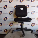 LOTE 098 - 01 CADEIRA PARA ESCRITÓRIO COM AVARIAS (OFFICE CHAIR). (NO ESTADO EM QUE SE ENCONTRA. SUJEITO A AVARIAS OCULTAS/VISÍVEIS.)0000062