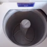 LOTE 235 - 01 MÁQUINA DE LAVAR ROUPAS ELECTROLUX 15KG 220VOLTS (WASHER). (NO ESTADO EM QUE SE ENCONTRA. SUJEITO A AVARIAS OCULTAS/VISÍVEIS.) AV9818R