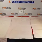 LOTE 079 - 01 LENÇOL COM 03 FRONHAS BORDADO PERCAL NA COR ROSA. (NO ESTADO EM QUE SE ENCONTRA) ATENÇÃO! FAZER A VISITAÇÃO ANTES DE ARREMATAR, NÃO SABEMOS SE FUNCIONA. LEILÃO NÃO TEM GARANTIA E NEM DEVOLUÇÃO, SUJEITO A POSSÍVEIS AVARIAS VISÍVEIS/OCULTAS E/OU AUSÊNCIA DE COMPONENTES.  