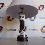 LOTE 096 - 01 ABAJUR COM CÚPULA C/AVARIAS (LAMP). (NO ESTADO EM QUE SE ENCONTRA. SUJEITO A AVARIAS OCULTAS/VISÍVEIS.) BF8555M