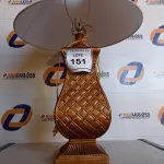 LOTE 151 - 01 ABAJUR COM CÚPULA (LAMP). (NO ESTADO EM QUE SE ENCONTRA. SUJEITO A AVARIAS OCULTAS/VISÍVEIS.) AV9794E