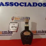 LOTE 074 - 01 GARRAFA DE WISK ROYAL SALUT 21 ANOS DE 700ML. (NO ESTADO EM QUE SE ENCONTRA) ATENÇÃO! FAZER A VISITAÇÃO ANTES DE ARREMATAR, NÃO SABEMOS SE FUNCIONA. LEILÃO NÃO TEM GARANTIA E NEM DEVOLUÇÃO, SUJEITO A POSSÍVEIS AVARIAS VISÍVEIS/OCULTAS E/OU AUSÊNCIA DE COMPONENTES.  
