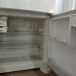 LOTE 085 - 01 GELADEIRA BRASTEMP INVERSE 110V (REFRIGERATOR). (NO ESTADO EM QUE SE ENCONTRA. SUJEITO A AVARIAS OCULTAS/VISÍVEIS.) BF8488J