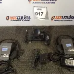 LOTE 017 - 02 APARELHOS AMPLIFICADORES MODULAR UNIVERSAL E 01 GPS. PLATRONICS AUDI. (NO ESTADO EM QUE SE ENCONTRA. SUJEITO A AVARIAS OCULTAS/VISÍVEIS.)0000041- BR160581