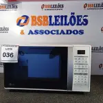 LOTE 036 - 01 MICRO-ONDAS MARCA LG 127V COM PRATO. MICROWAVE. (NO ESTADO EM QUE SE ENCONTRA. SUJEITO A AVARIAS OCULTAS/VISÍVEIS.) AV9725E