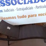 LOTE 283 - 01 ESPREGUIÇADEIRA PARA PISCINA (LOUNGE CHAIRS). (NO ESTADO EM QUE SE ENCONTRA. SUJEITO A AVARIAS OCULTAS/VISÍVEIS.) BH1552U