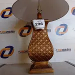 LOTE 236 - 01 ABAJUR COM CÚPULA (LAMP). (NO ESTADO EM QUE SE ENCONTRA. SUJEITO A AVARIAS OCULTAS/VISÍVEIS.) BF8693P