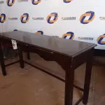 LOTE 182 - 01 APARADOR EM MADEIRA (SOFA TABLE). (NO ESTADO EM QUE SE ENCONTRA. SUJEITO A AVARIAS OCULTAS/VISÍVEIS.) AU2230N
