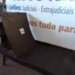 LOTE 283 - 01 ESPREGUIÇADEIRA PARA PISCINA (LOUNGE CHAIRS). (NO ESTADO EM QUE SE ENCONTRA. SUJEITO A AVARIAS OCULTAS/VISÍVEIS.) BH1552U