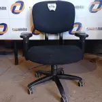 LOTE 173 - 01 CADEIRA PARA ESCRITÓRIO (OFFICE CHAIR). (NO ESTADO EM QUE SE ENCONTRA. SUJEITO A AVARIAS OCULTAS/VISÍVEIS.)0000063