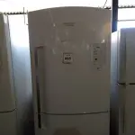 LOTE 095 - 01 GELADEIRA BRASTEMP INVERSE 220V (REFRIGERATOR). (NO ESTADO EM QUE SE ENCONTRA. SUJEITO A AVARIAS OCULTAS/VISÍVEIS.) AV9322E