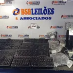 LOTE 004 - 01 LOTE COM 08 TECLADOS, 04 MOUSES, 02 BASES PARA MONITOR, 01 CARREGADOR PARA NOTEBOOK 16V, 01 LEITOR DE CARTÃO INTELIGENTE, 03 LEITORES/CODIFICADORES DE CARTÃO, 02 LEITORES BIOMÉTRICO E 01 WEBCAM LOGITECH. (NO ESTADO EM QUE SE ENCONTRA. SUJEITO A AVARIAS OCULTAS/VISÍVEIS.)0000044