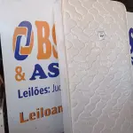LOTE 257 - 01 COLCHÃO DE SOLTEIRO (QUEEN BED (MATTRESS+BOX). (NO ESTADO EM QUE SE ENCONTRA. SUJEITO A AVARIAS OCULTAS/VISÍVEIS.) BF8528C
