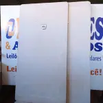 LOTE 293 - 02 BASES FINAS DE SOLTEIRO PARA COLCHÃO (BOX). (NO ESTADO EM QUE SE ENCONTRA. SUJEITO A AVARIAS OCULTAS/VISÍVEIS.) SEM TAG