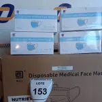 LOTE 153 - 01 CAIXA COM MÁSCARAS HOSPITALARES (BOXES WITH MISCELANEOUS). (NO ESTADO EM QUE SE ENCONTRA. SUJEITO A AVARIAS OCULTAS/VISÍVEIS.) 0000086