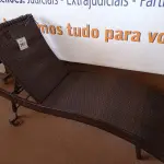 LOTE 267 - 01 ESPREGUIÇADEIRA PARA PISCINA (LOUNGE CHAIRS). (ESTADO EM QUE SE ENCONTRA. SUJEITO A AVARIAS OCULTAS/VISÍVEIS.) BH1552P