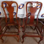 LOTE 133 - 02 CADEIRAS EM MADEIRA SEM ASSENTO COM AVARIAS (CHAIR). (NO ESTADO EM QUE SE ENCONTRA. SUJEITO A AVARIAS OCULTAS/VISÍVEIS.) BF8562V, BF8562T