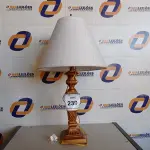 LOTE 239 - 01 ABAJUR COM CÚPULA (LAMP). (NO ESTADO EM QUE SE ENCONTRA. SUJEITO A AVARIAS OCULTAS/VISÍVEIS.) AV9975T
