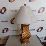 LOTE 231 - 01 ABAJUR COM CÚPULA (LAMP). (NO ESTADO EM QUE SE ENCONTRA. SUJEITO A AVARIAS OCULTAS/VISÍVEIS.) (NO ESTADO EM QUE SE ENCONTRA. SUJEITO A AVARIAS OCULTAS/VISÍVEIS.) AV9794A