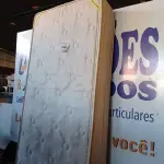 LOTE 140 - 01 COLCHÃO DE SOLTEIRO (TWIN MATTRESS). (NO ESTADO EM QUE SE ENCONTRA. SUJEITO A AVARIAS OCULTAS/VISÍVEIS.) 0000096