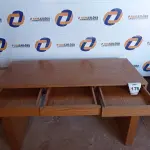 LOTE 178 - 01 MESA EM MADEIRA COM 3 GAVETAS (OFFICE TABLE). (NO ESTADO EM QUE SE ENCONTRA. SUJEITO A AVARIAS OCULTAS/VISÍVEIS.) BF8524E