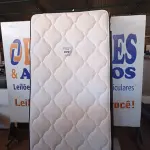 LOTE 070 - 01 COLCHÃO DE SOLTEIRO COM BASE (TWIN BED (MATTRESS+BOX). (NO ESTADO EM QUE SE ENCONTRA. SUJEITO A AVARIAS OCULTAS/VISÍVEIS.) (NO ESTADO EM QUE SE ENCONTRA. SUJEITO A AVARIAS OCULTAS/VISÍVEIS.) BF8727F - AU1872L