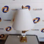 LOTE 086 - 01 ABAJUR COM CÚPULA (LAMP). (NO ESTADO EM QUE SE ENCONTRA. SUJEITO A AVARIAS OCULTAS/VISÍVEIS.) AV9800X