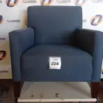 LOTE 224 - 01 POLTRONA AZUL (ARMCHAIR). (NO ESTADO EM QUE SE ENCONTRA. SUJEITO A AVARIAS OCULTAS/VISÍVEIS.) 0000058
