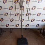 LOTE 187 - 01 ARMAÇÃO DE OMBRELONE SEM O TOLDO COM BASE DE CONCRETO (UMBRELLA). (NO ESTADO EM QUE SE ENCONTRA. SUJEITO A AVARIAS OCULTAS/VISÍVEIS.) BH1552V