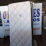 LOTE 090 - 01 COLCHÃO DE SOLTEIRO COM BASE (TWIN BED (MATTRESS+BOX). (NO ESTADO EM QUE SE ENCONTRA. SUJEITO A AVARIAS OCULTAS/VISÍVEIS) AU1875W, BASE SEM TAG