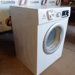 LOTE 025 - 01 SECADORA DE ROUPAS 11KG 220V MARCA ELECTROLUX.  (NO ESTADO EM QUE SE ENCONTRA. SUJEITO A AVARIAS OCULTAS/VISÍVEIS.) BF8675D