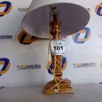 LOTE 101 - 01 ABAJUR COM CÚPULA LAMP. (NO ESTADO EM QUE SE ENCONTRA. SUJEITO A AVARIAS OCULTAS/VISÍVEIS.) BF8560W