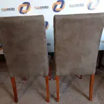 LOTE 134 - 02 CADEIRA EM MADEIRA COM TECIDO EM CAMURÇA (CHAIR). (NO ESTADO EM QUE SE ENCONTRA. SUJEITO A AVARIAS OCULTAS/VISÍVEIS.) AV9325R, BF8525P