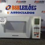 LOTE 207 - 01 MICRO-ONDAS BRASTEMP 127 VOLTS COM PRATO (MICROWAVE). (NO ESTADO EM QUE SE ENCONTRA. SUJEITO A AVARIAS OCULTAS/VISÍVEIS.) BF8602W