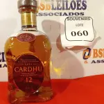 LOTE 060 - 01 GARRAFA DE WHISKY CARDHU 1 LITRO.  (NO ESTADO EM QUE SE ENCONTRA) ATENÇÃO! FAZER A VISITAÇÃO ANTES DE ARREMATAR, NÃO SABEMOS SE FUNCIONA. LEILÃO NÃO TEM GARANTIA E NEM DEVOLUÇÃO, SUJEITO A POSSÍVEIS AVARIAS VISÍVEIS/OCULTAS E/OU AUSÊNCIA DE COMPONENTES.  