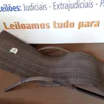 LOTE 256 - 01 ESPREGUIÇADEIRA PARA PISCINA (LOUNGE CHAIR). (NO ESTADO EM QUE SE ENCONTRA. SUJEITO A AVARIAS OCULTAS/VISÍVEIS.) AV9505K