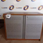 LOTE 166 - 01 ARMÁRIO EM MADEIRA 2 PORTAS (CABINET). (NO ESTADO EM QUE SE ENCONTRA. SUJEITO A AVARIAS OCULTAS/VISÍVEIS.)0000073