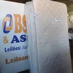 LOTE 010 - 01 COLCHÃO DE SOLTEIRO COM BASE (TWIN BED (MATTRESS+BOX). (NO ESTADO EM QUE SE ENCONTRA. SUJEITO A AVARIAS OCULTAS/VISÍVEIS.) AV9973W, AV9377M