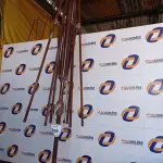 LOTE 059 - 01 ARMAÇÃO DE OMBRELONE SEM O TOLDO COM BASE DE CONCRETO (UMBRELLA).  (NO ESTADO EM QUE SE ENCONTRA. SUJEITO A AVARIAS OCULTAS/VISÍVEIS.) BH1525J