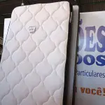 LOTE 277 - 01 COLCHÃO DE SOLTEIRO COM BASE (TWIN BED (MATTRESS+BOX). (NO ESTADO EM QUE SE ENCONTRA. SUJEITO A AVARIAS OCULTAS/VISÍVEIS.) AU1878E BASE SEM TAG.