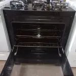 LOTE 219 - 01 FOGÃO ELECTROLUX 5 BOCAS BIVOLTS (RANGE). (NO ESTADO EM QUE SE ENCONTRA. SUJEITO A AVARIAS OCULTAS/VISÍVEIS.) BF8678C