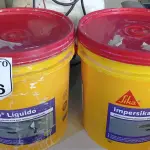 LOTE 136 - 02 BALDES DE IMPERSIKA LÍQUIDO ADITIVO PLASTIFICANTE PARA ARGAMASSA DE ASSENTAMENTO E REBOCO, 18 LITROS CADA. (NO ESTADO) ATENÇÃO! FAZER A VISITAÇÃO ANTES DE ARREMATAR, NÃO SABEMOS SE FUNCIONA. LEILÃO NÃO TEM GARANTIA E NEM DEVOLUÇÃO, SUJEITO A POSSÍVEIS AVARIAS VISÍVEIS/OCULTAS E/OU AUSÊNCIA DE COMPONENTES.