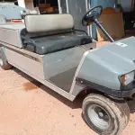 LOTE 338 - 01 CARRINHO DE GOLFE CLUB CAR CARRYALL 6 (NO ESTADO) (GOLF CART) (WITHOUT KEYS) (NO ESTADO EM QUE SE ENCONTRA. SUJEITO A AVARIAS OCULTAS/VISÍVEIS.) AV9414C