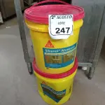 LOTE 247 - 02 BALDES DE SIKANOL ALVENARIA ADITIVO PLASTIFICANTE PARA ARGAMASSA DE ASSENTAMENTO E REBOCO, 18 LITROS CADA.  (NO ESTADO) ATENÇÃO! FAZER A VISITAÇÃO ANTES DE ARREMATAR, NÃO SABEMOS SE FUNCIONA. LEILÃO NÃO TEM GARANTIA E NEM DEVOLUÇÃO, SUJEITO A POSSÍVEIS AVARIAS VISÍVEIS/OCULTAS E/OU AUSÊNCIA DE COMPONENTES.