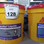 LOTE 128 - 02 BALDES DE IMPERSIKA LÍQUIDO ADITIVO PLASTIFICANTE PARA ARGAMASSA DE ASSENTAMENTO E REBOCO, 18 LITROS CADA. (NO ESTADO) ATENÇÃO! FAZER A VISITAÇÃO ANTES DE ARREMATAR, NÃO SABEMOS SE FUNCIONA. LEILÃO NÃO TEM GARANTIA E NEM DEVOLUÇÃO, SUJEITO A POSSÍVEIS AVARIAS VISÍVEIS/OCULTAS E/OU AUSÊNCIA DE COMPONENTES.