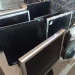 LOTE 132 - 08 MONITORES LCD MARCAS E MODELOS DIVERSOS PARA RETIRADA DE PEÇAS. (NO ESTADO) ATENÇÃO! FAZER A VISITAÇÃO ANTES DE ARREMATAR, NÃO SABEMOS SE FUNCIONA. LEILÃO NÃO TEM GARANTIA E NEM DEVOLUÇÃO, SUJEITO A POSSÍVEIS AVARIAS VISÍVEIS/OCULTAS E/OU AUSÊNCIA DE COMPONENTES.
