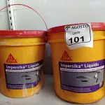 LOTE 101 - 02 BALDES DE IMPERSIKA LÍQUIDO ADITIVO PLASTIFICANTE PARA ARGAMASSA DE ASSENTAMENTO E REBOCO, 18 LITROS CADA. (NO ESTADO) ATENÇÃO! FAZER A VISITAÇÃO ANTES DE ARREMATAR, NÃO SABEMOS SE FUNCIONA. LEILÃO NÃO TEM GARANTIA E NEM DEVOLUÇÃO, SUJEITO A POSSÍVEIS AVARIAS VISÍVEIS/OCULTAS E/OU AUSÊNCIA DE COMPONENTES.
